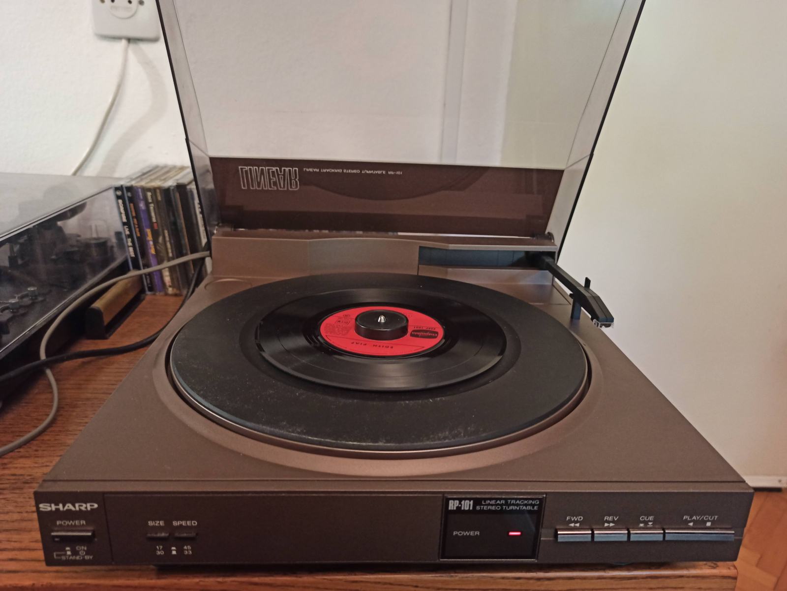 gramofon sharp linear rp 101 prodam