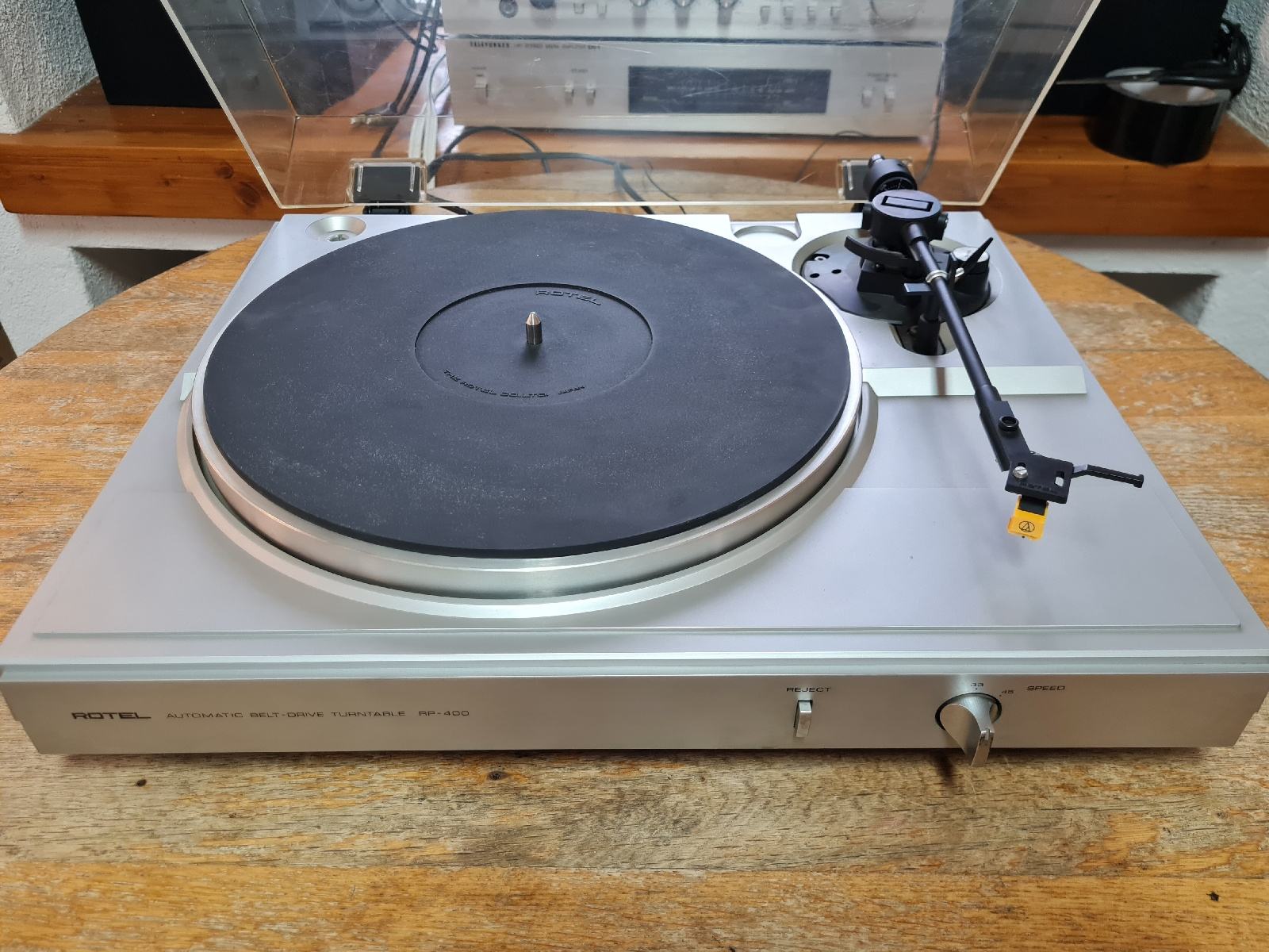 ROTEL RP-400, gramofon