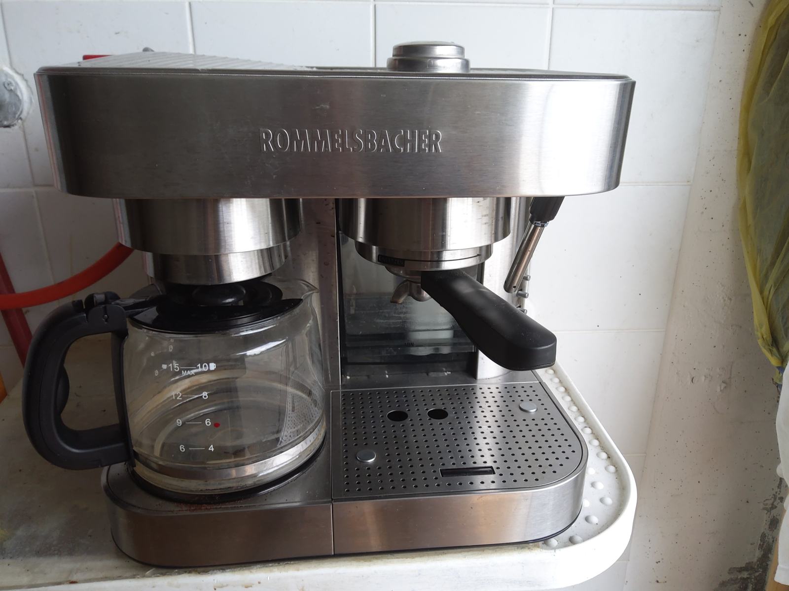 Presse-agrumes Rommelsbacher ZP 60/E Presse-agrumes électrique 100 Inox Presse-agrumes Rommelsbacher ZP 60/E Presse-agrumes électrique 100 Inox