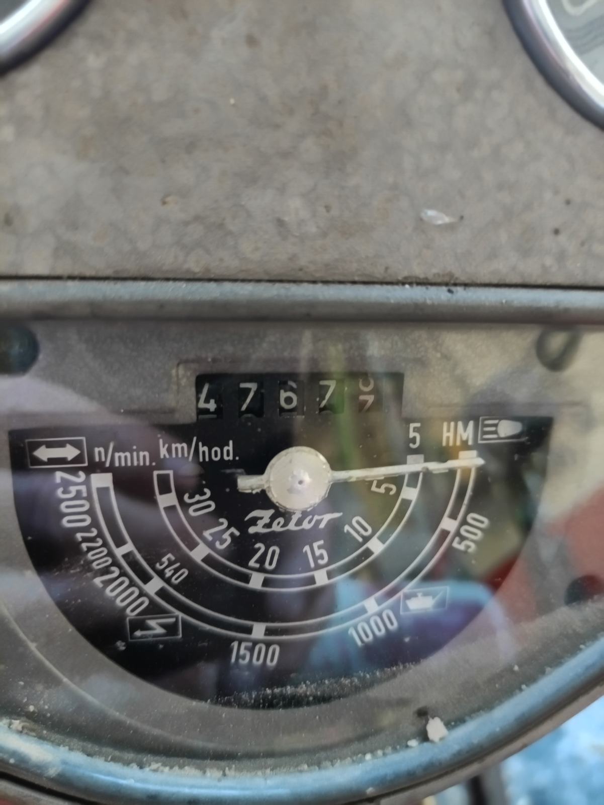Traktor Zetor 6911
