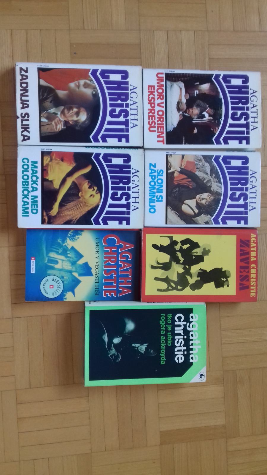 Agatha Christie Več Knjig Ali Posameznik