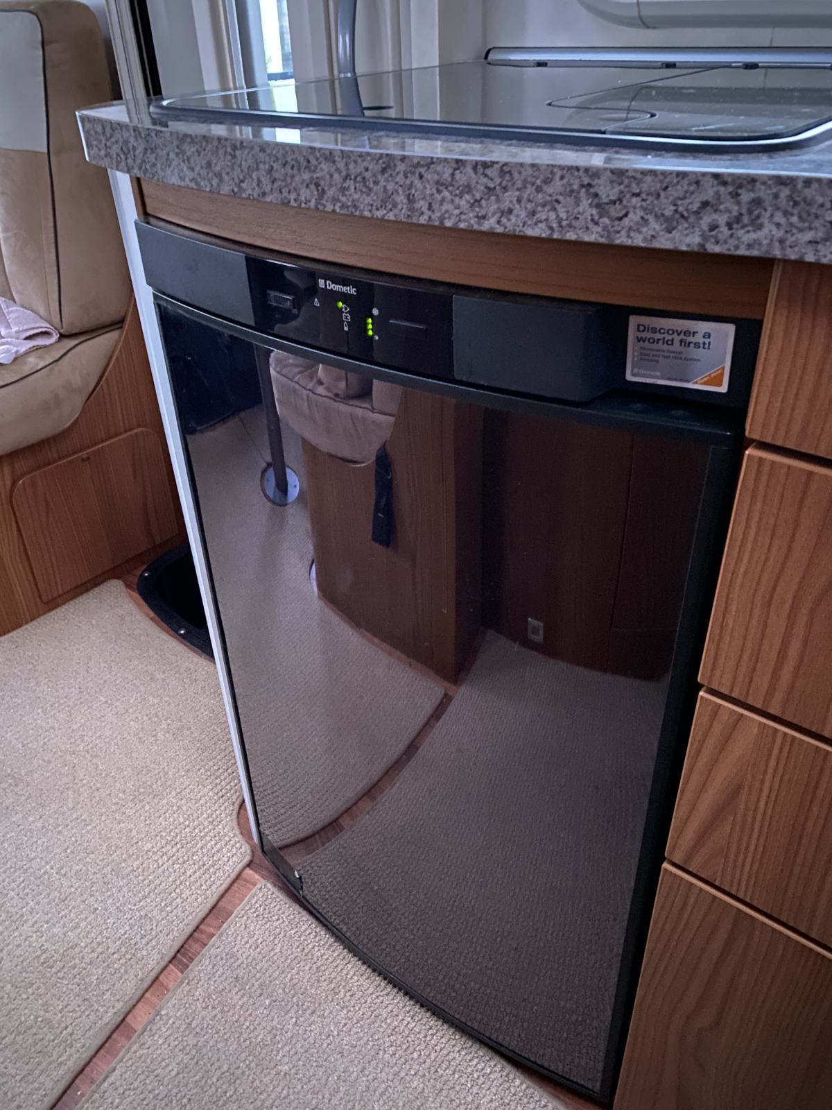 Hladilnik DOMETIC RM 8501 vgradni