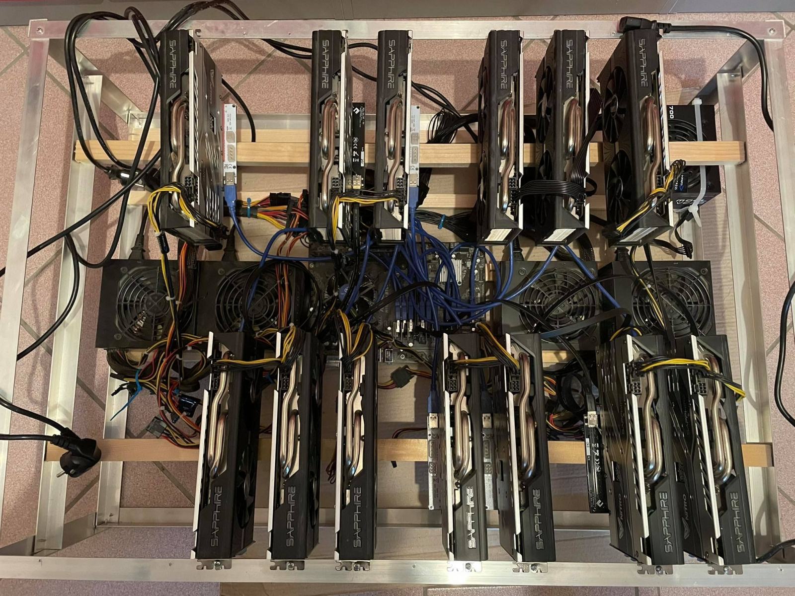 Mining rig 13x RX 580 shappire, 4GB, 197 mh/S RVN