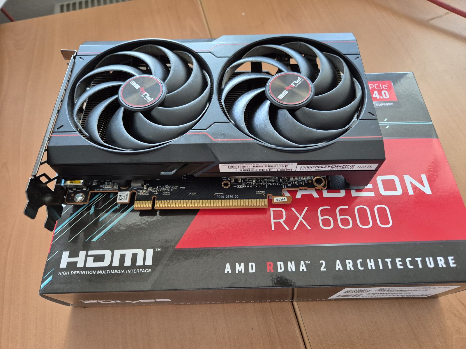Sapphire pulse amd radeon RX 6600 graficna kartica