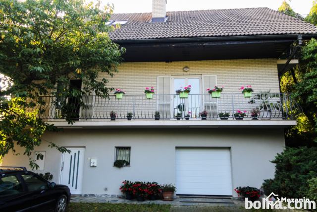 Slovenska Bistrica house with basement shelter