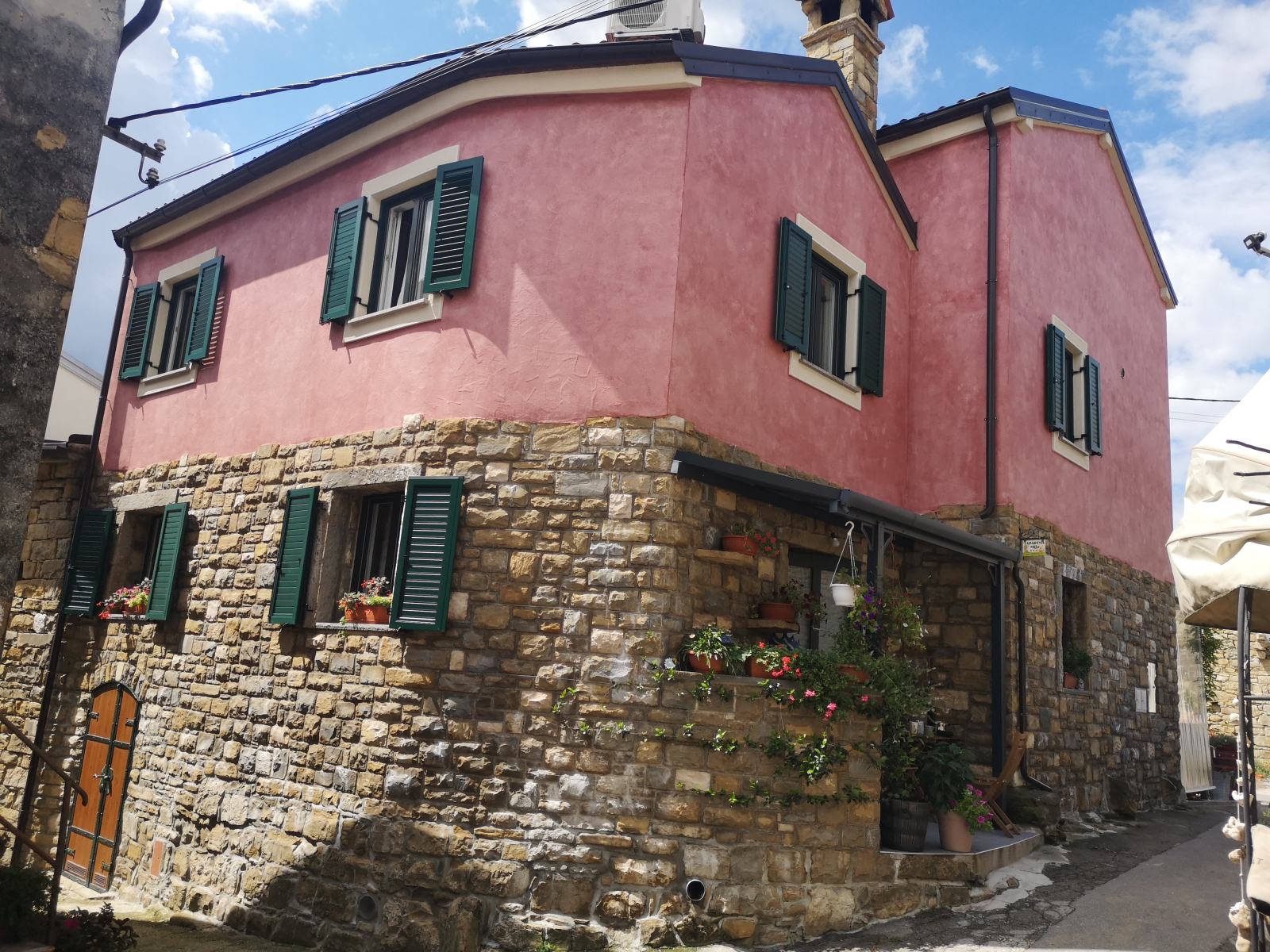Padna Lokacija hiše: Padna, 200.00 m2 (prodaja)