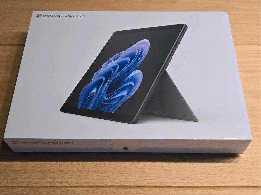 NOVO Microsoft Surface Pro 9 i7 256 GB ssd Windows 11 home