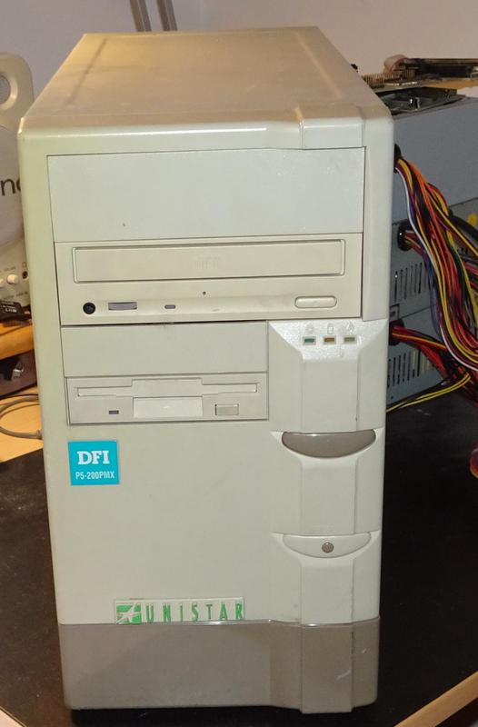 RETRO COMPUTER CASE Big Tower Full PC AT Display Mhz Floppy Chiavi 386 486 EUR 49,00 - IT - Foto 4