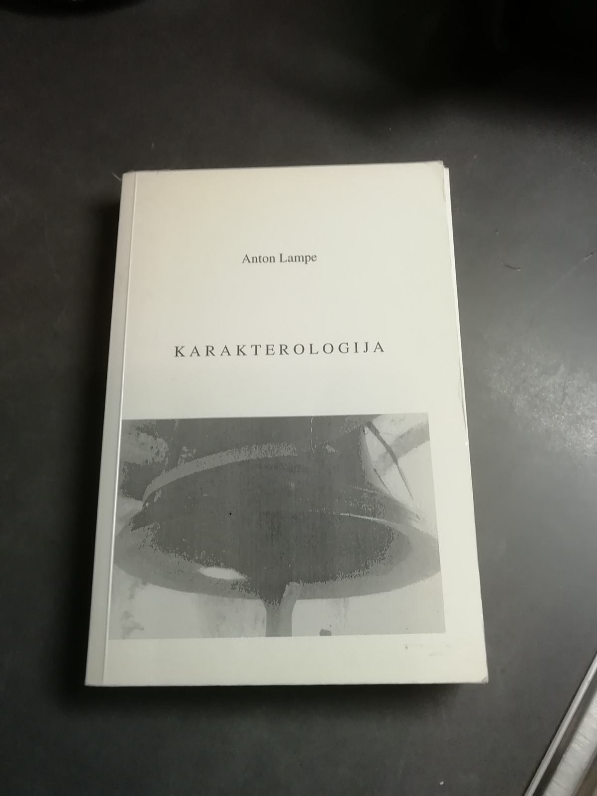KARAKTELOGIJA ANTON LAMPELETO 1998 NA 369 STRANEH CENA 15,5 EUR
