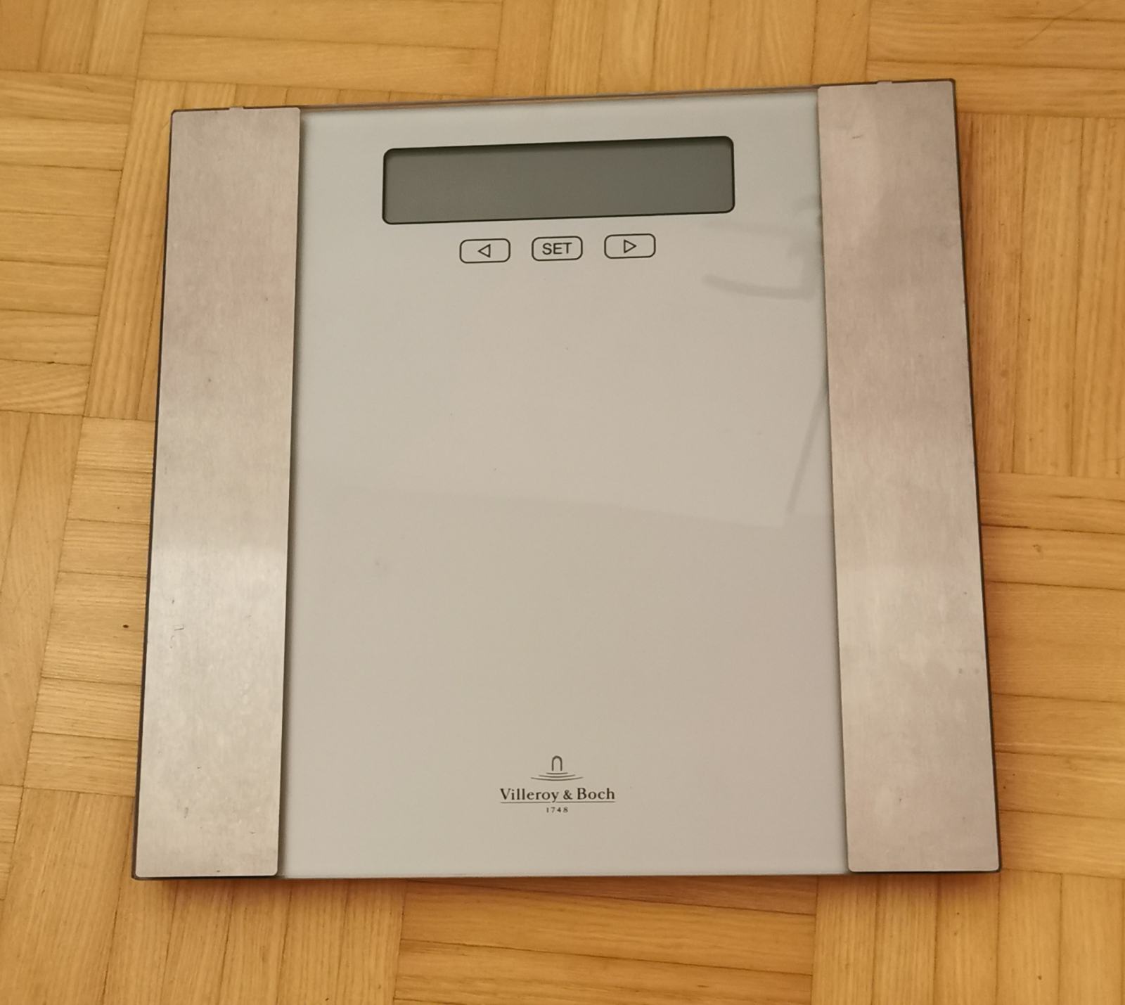 Brezhibna osebna digitalna tehtnica Villeroy & Boch DH-252G