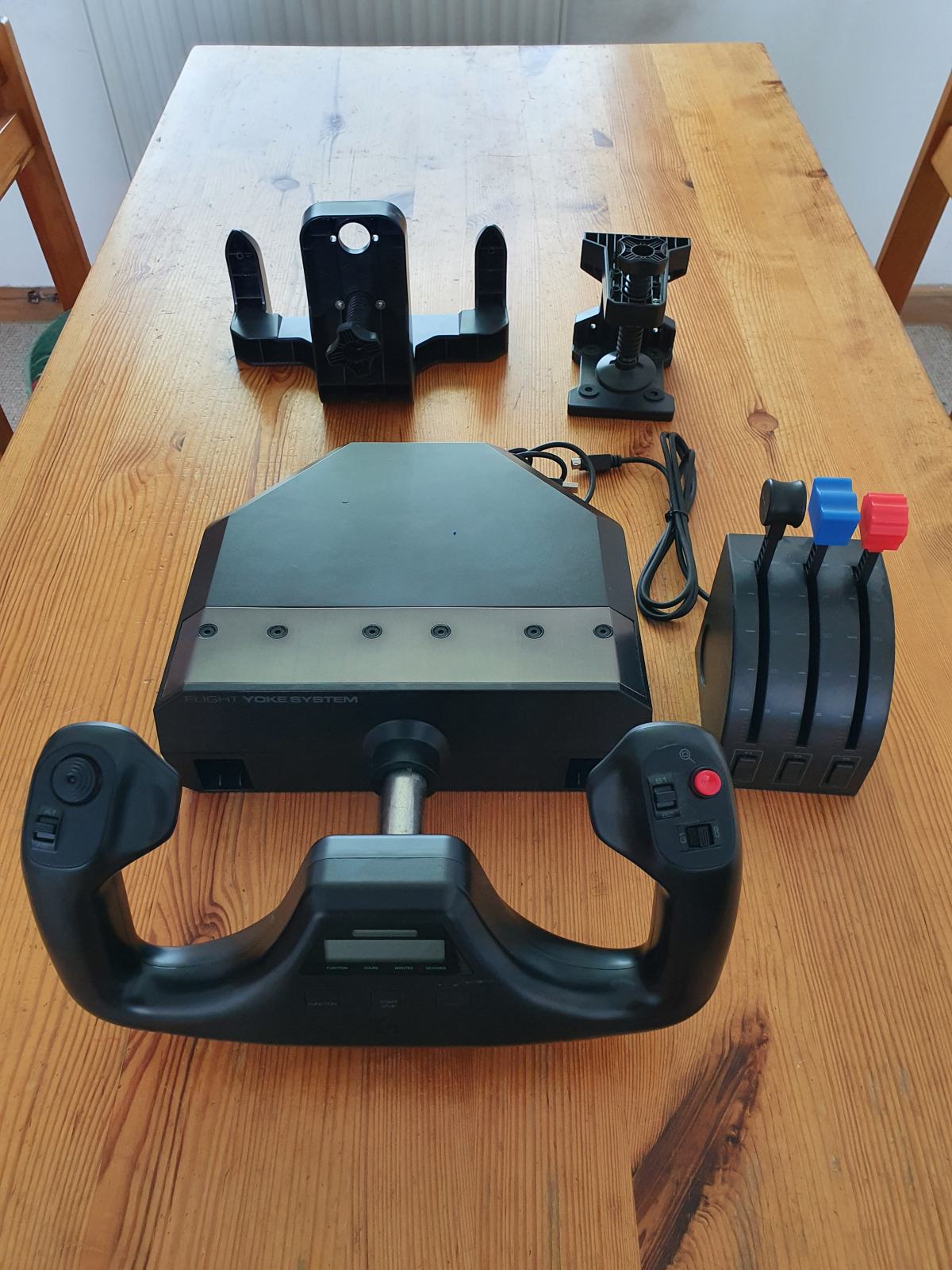 Logitech Pro Flight Yoke System + Throttle Quadrant