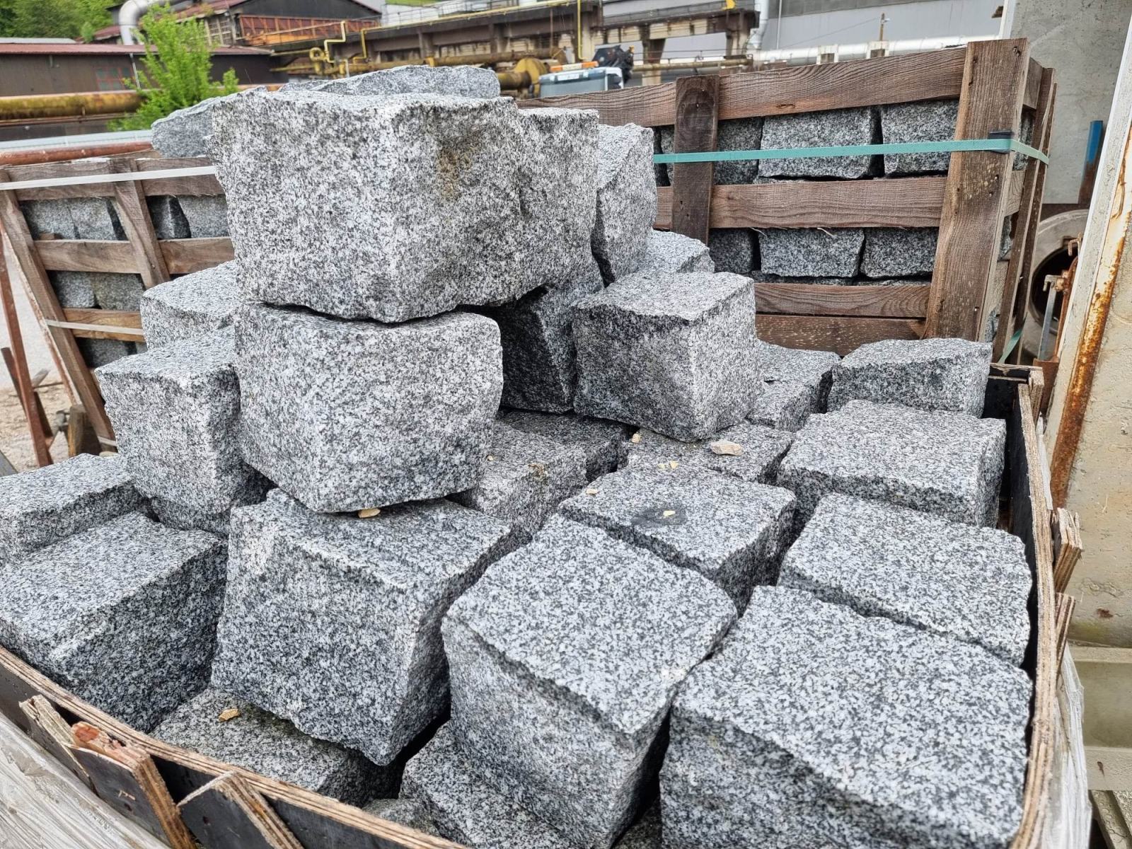 Granitne Kocke 20x20 Cm granitne-kocke-20x20-cm