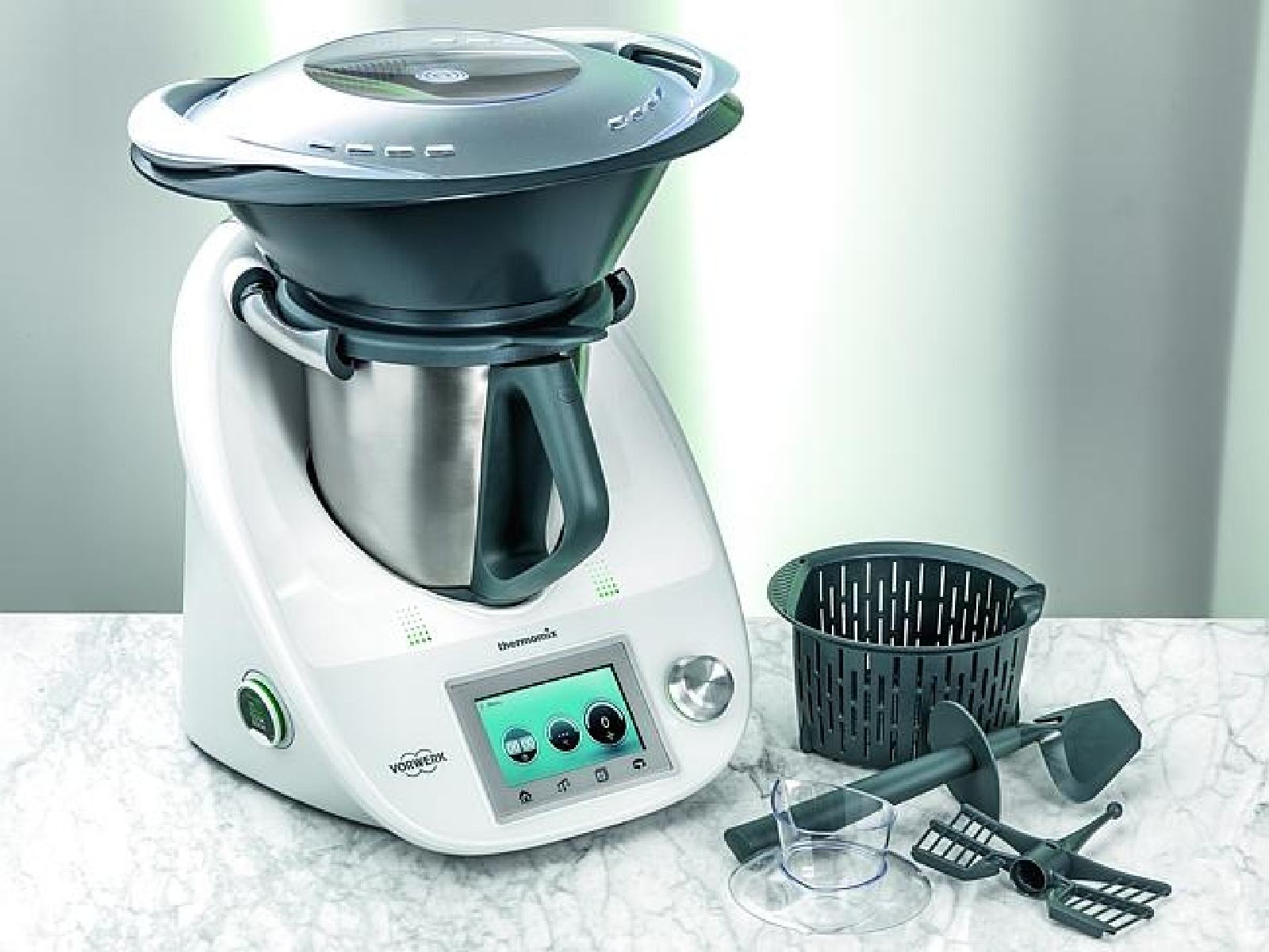Thermomix TM5 Vorwerk connecté : Complet avec tous ses accessoires - Électroménager