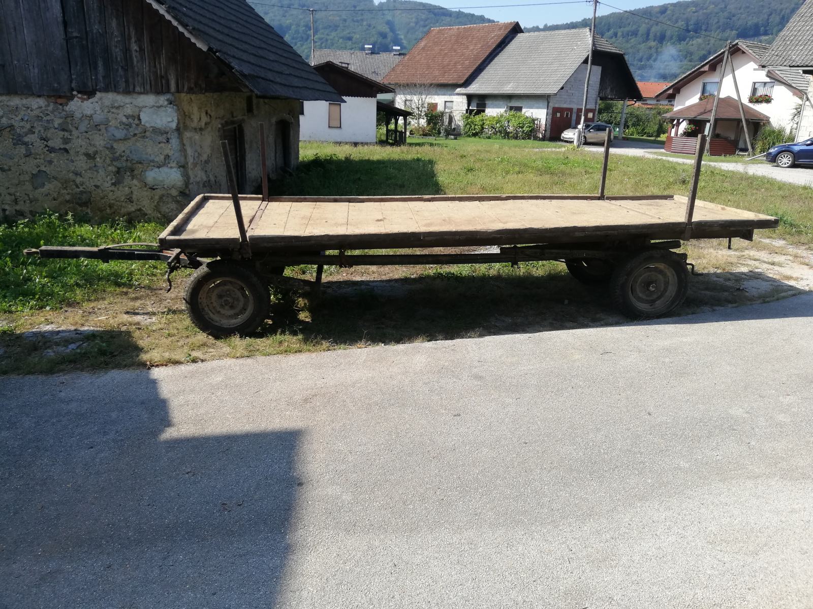 Voz S Priklju kom Za Traktor voz-s-priklju-kom-za-traktor