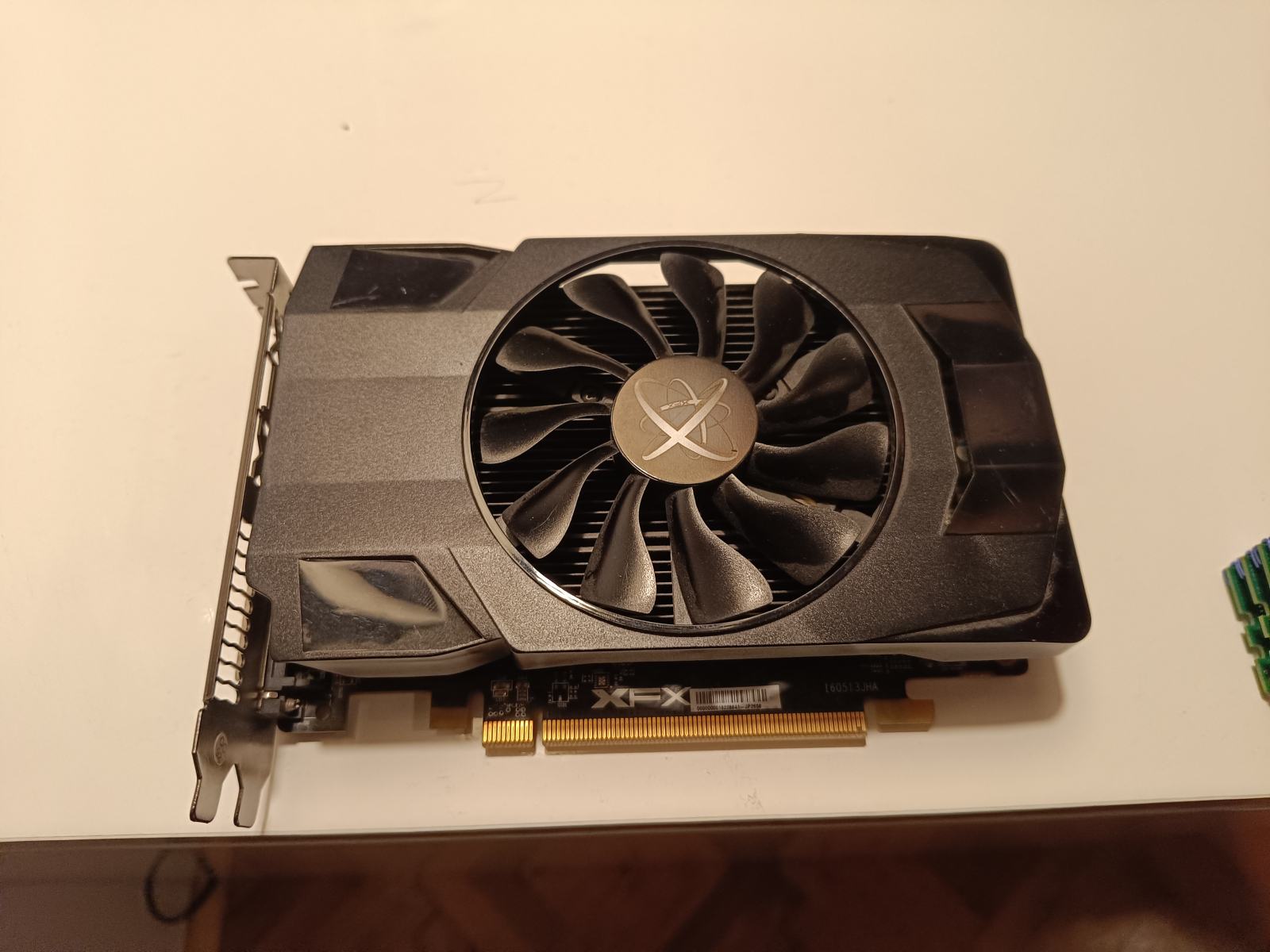 Grafična kartica AMD Radeon RX 460 - 2GB VRAM