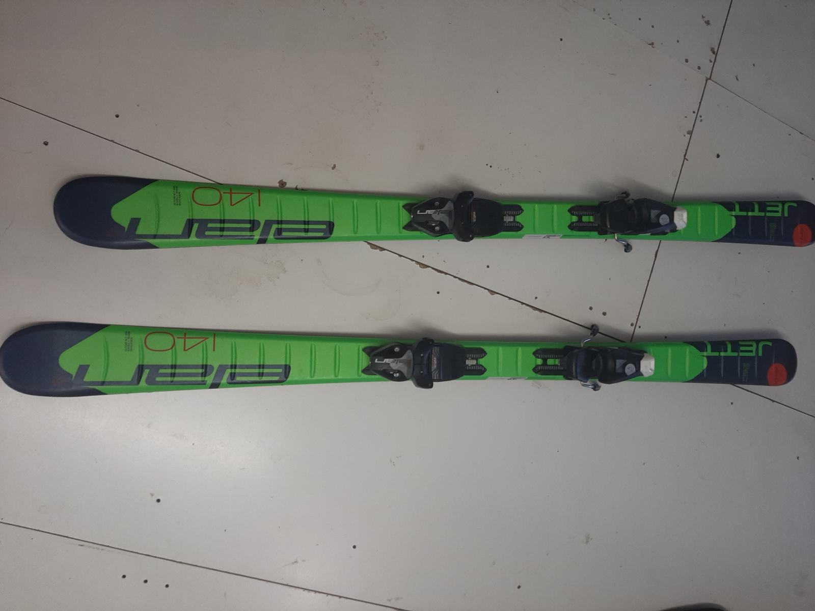 Smuči ELan 140 cm