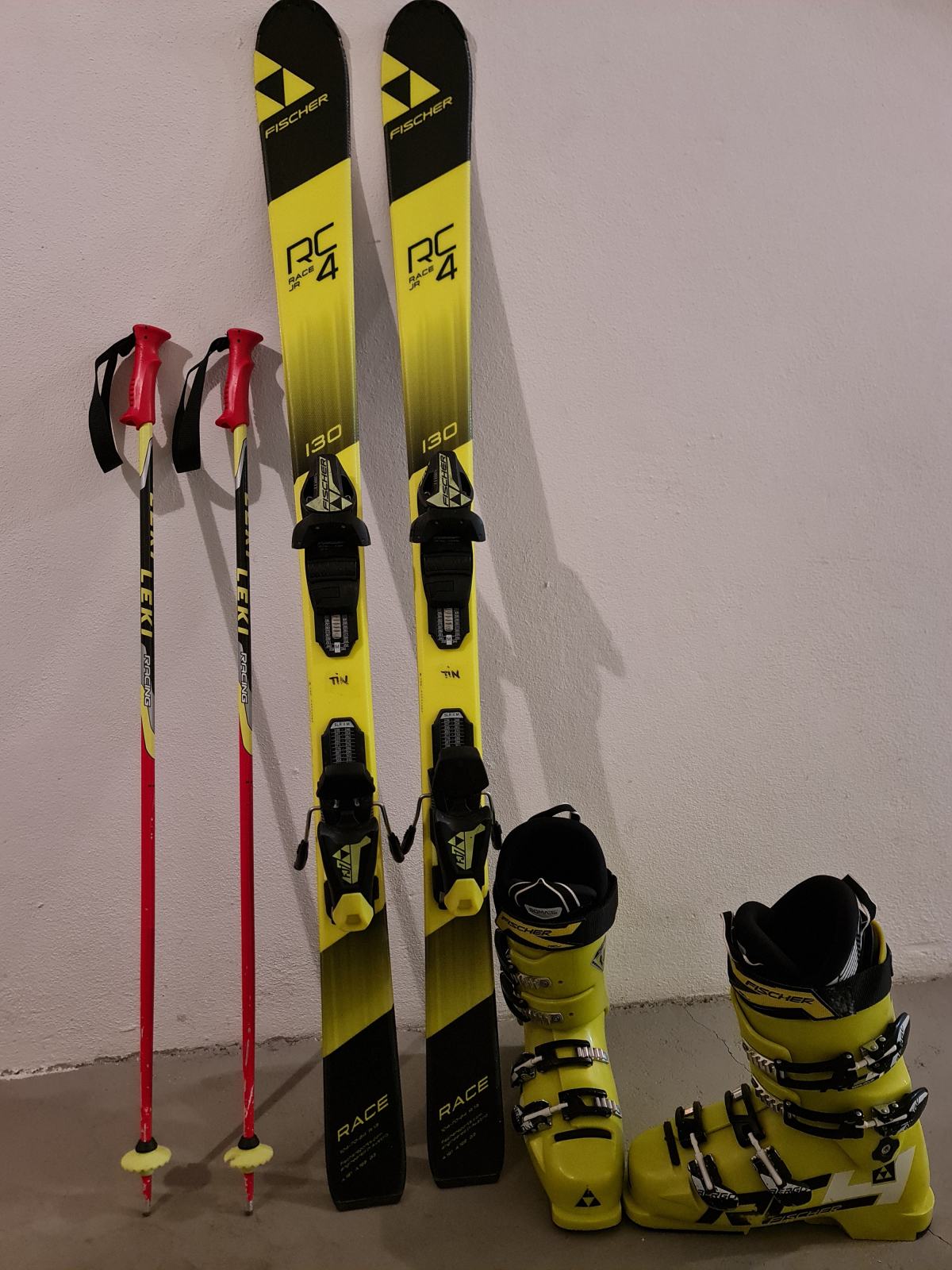 FISCHER RC4 RACE FS7 GW 130 22/23 スキー板 FISCHER RC RACE JR