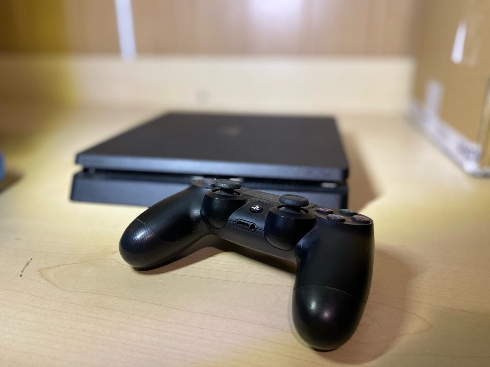 Playstation 4 slim