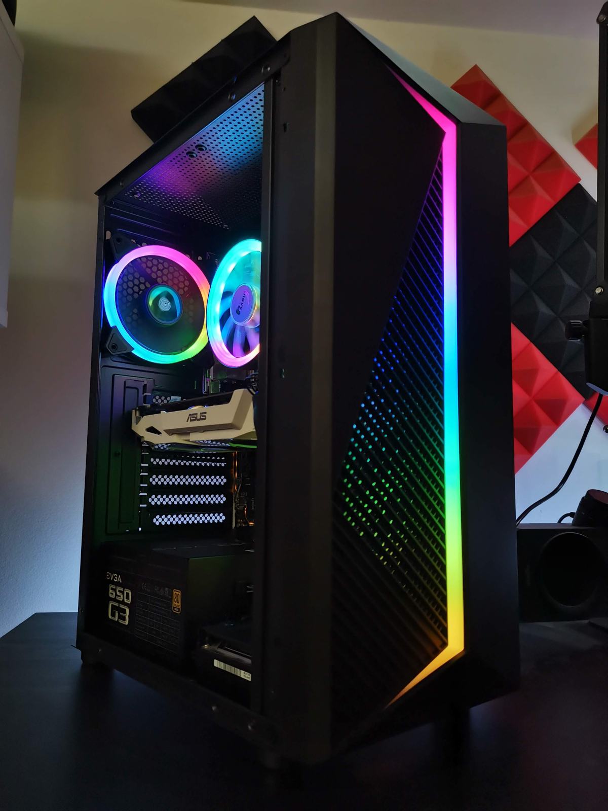 RGB Gaming PC/Računalnik - Intel i5 / GTX 1070/ 16GB RAM