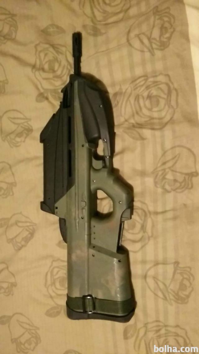 Airsoft G&G F2000