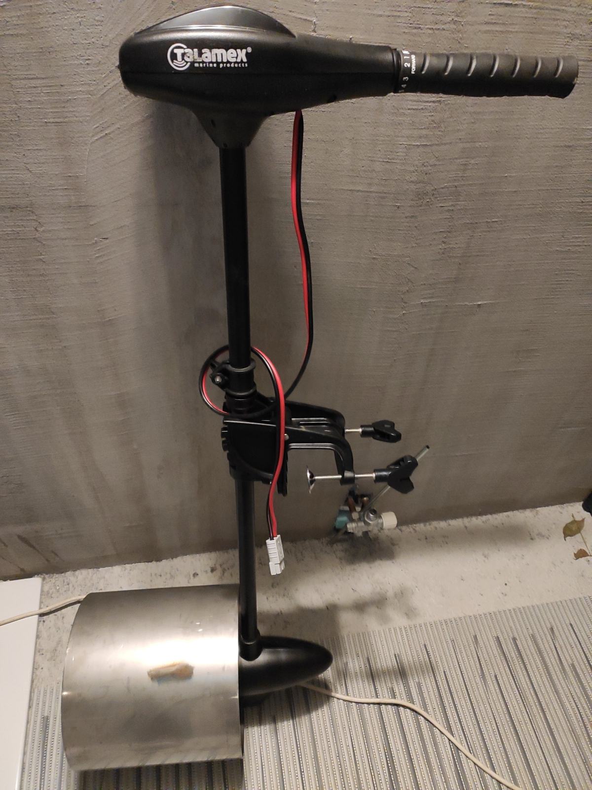 Električni motor za čoln