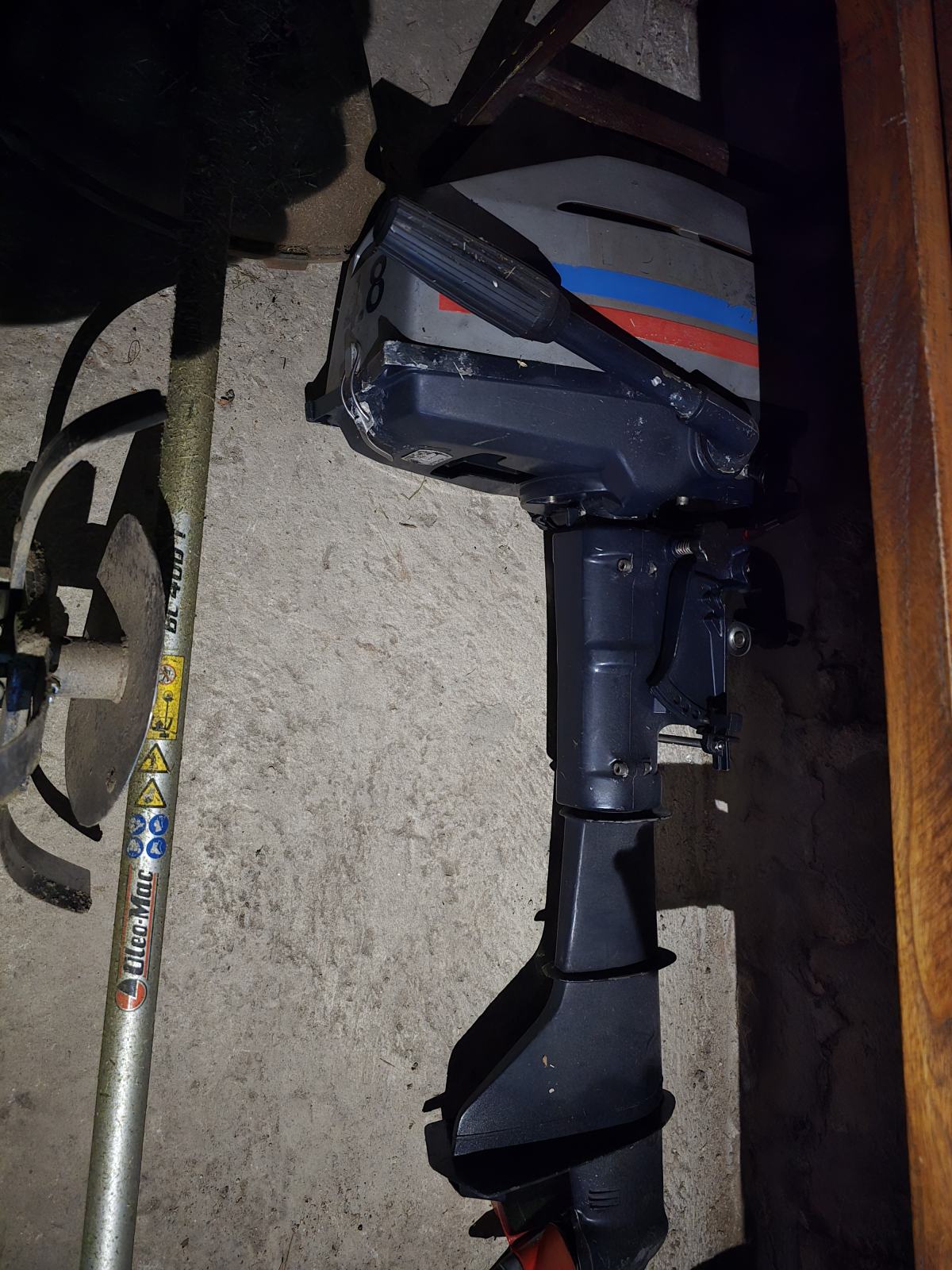 Motor za čoln tomos 4.8