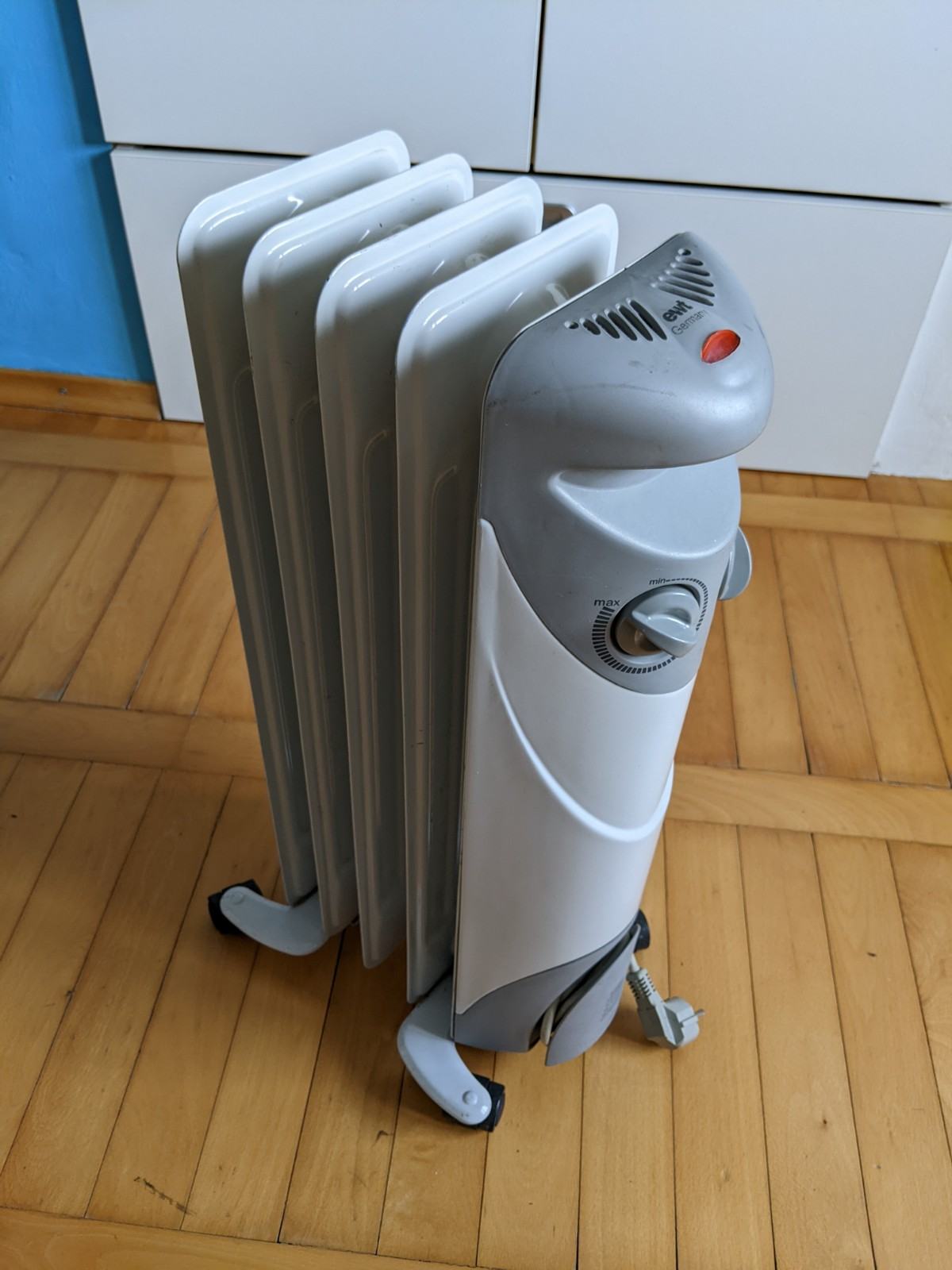 Oljni Radiator Kvaliteten električni oljni radiator (1000 W) EWT NOC 541 TLS