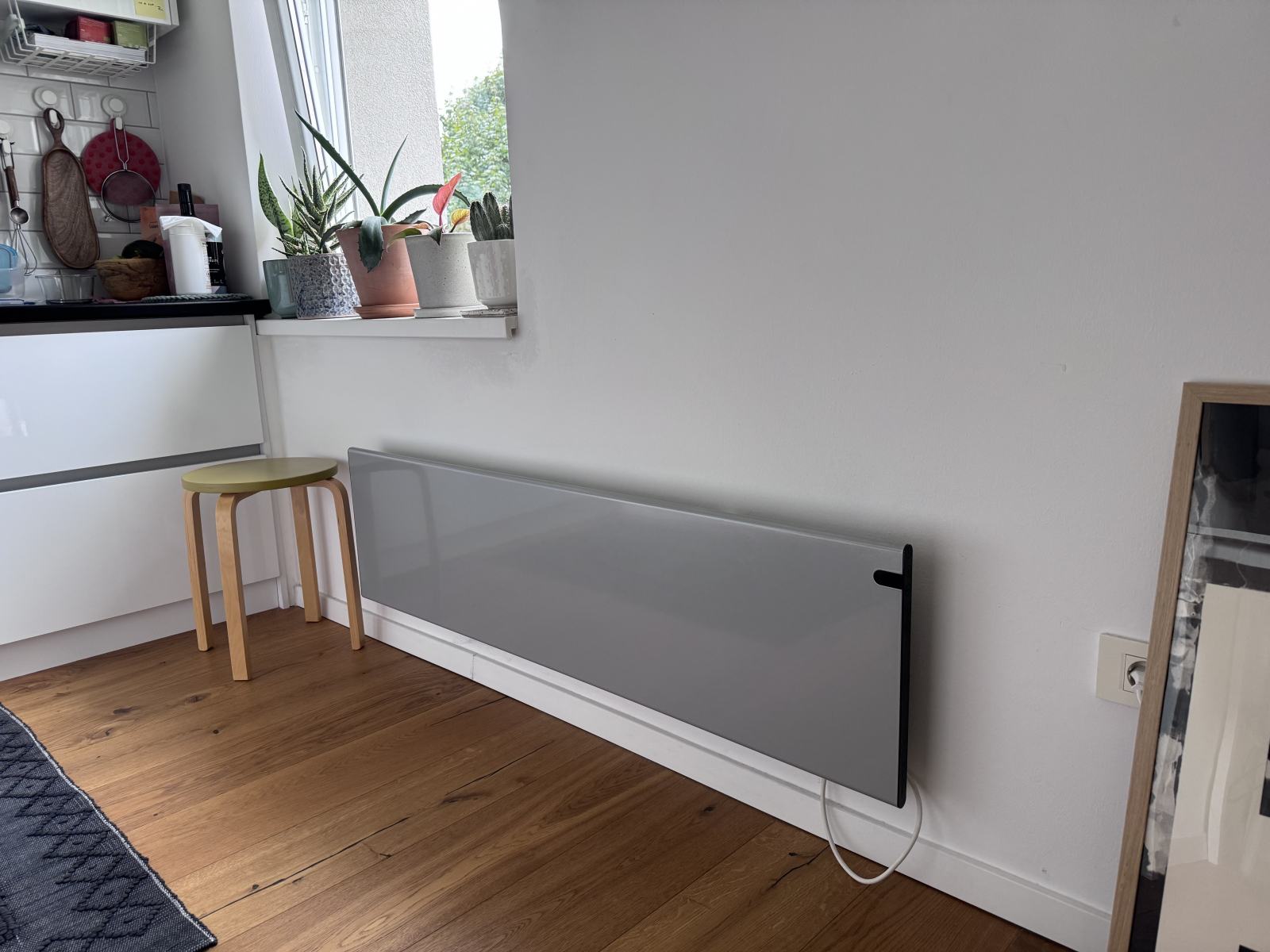 Stenski Radiator Panelni električni stenski radiator Glamox 2000W
