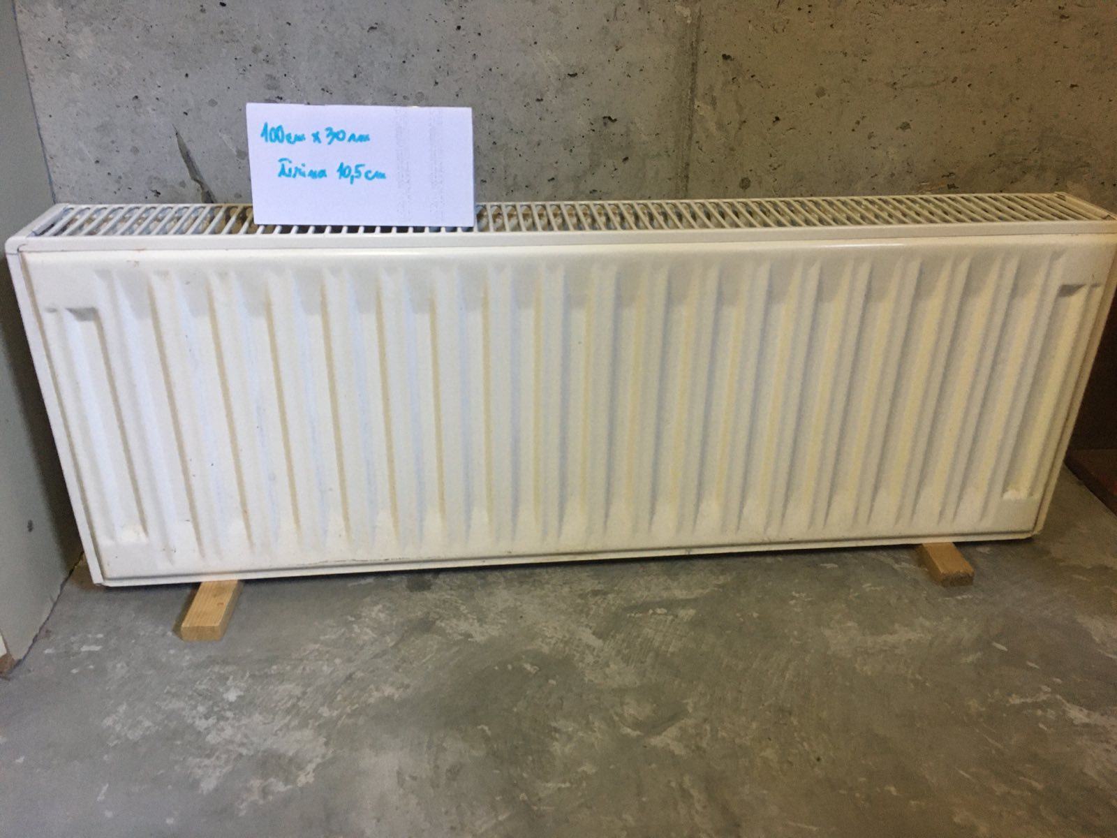 Radiator za centralno ogrevanje, manjši, ohranjen