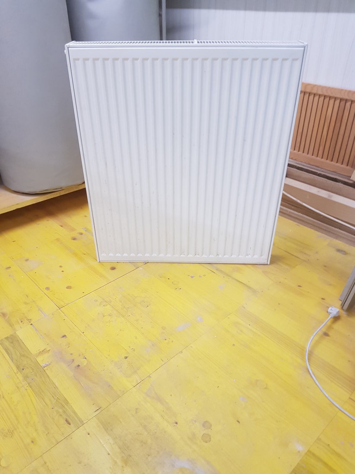 Radiator v 90 x š 80 x d 10 - k22
