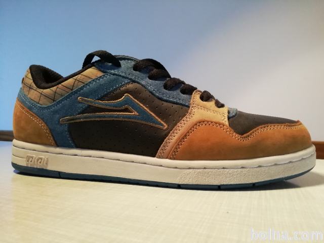 lakai kost one