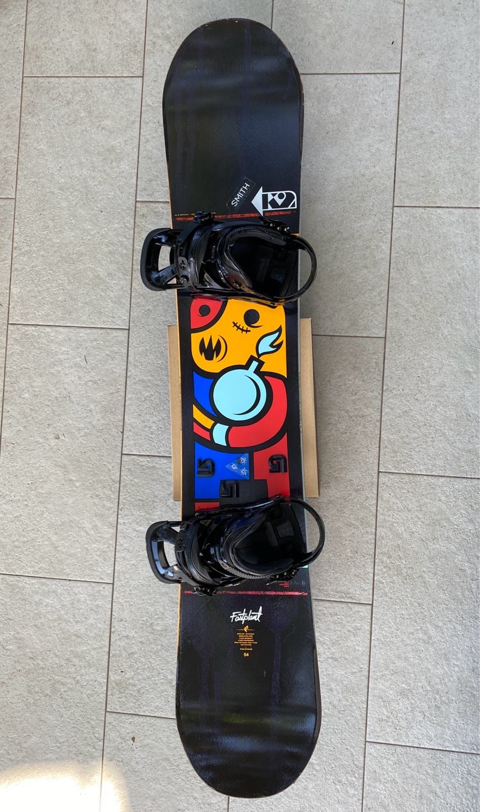 Écran de rangement mural pour snowboard pour Flow Gnu Head