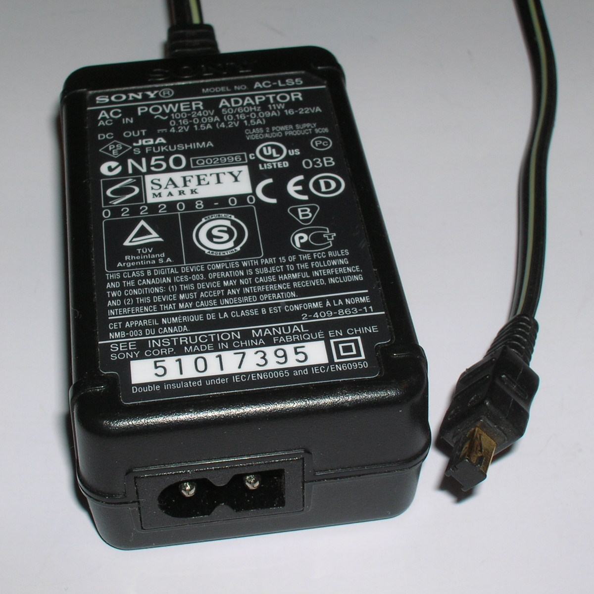 Napajalnik polnilnik SONY AC-LS5
