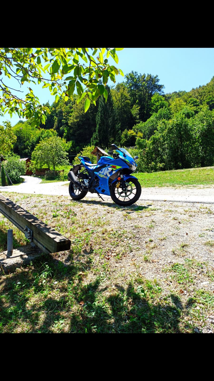 Kit 2 Adesivi Plasticati Lucidi Logo Suzuki GSX-R - Dimensioni 10x4 Cm - Az Graphishop - Foto 1