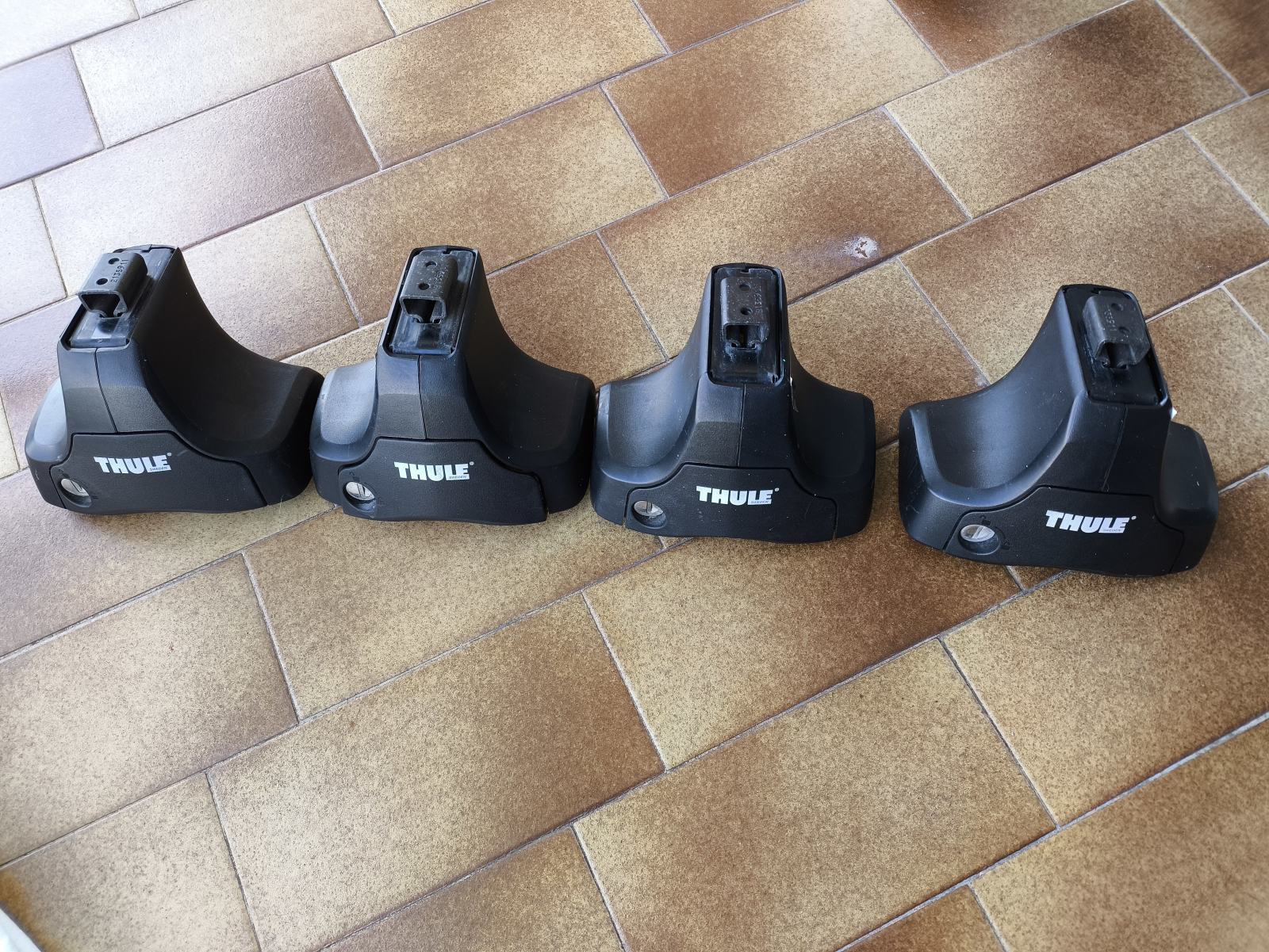 THULE 600001716 Kit di fissaggio Rapid System 1716 - Acquista su - Spedizione Rapida