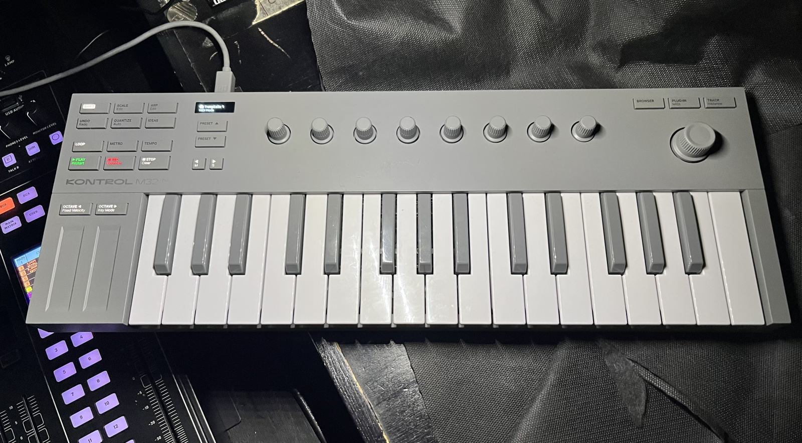 Multi Instruments Md32f Native Instruments Kontrol M32 MIDI klaviatura