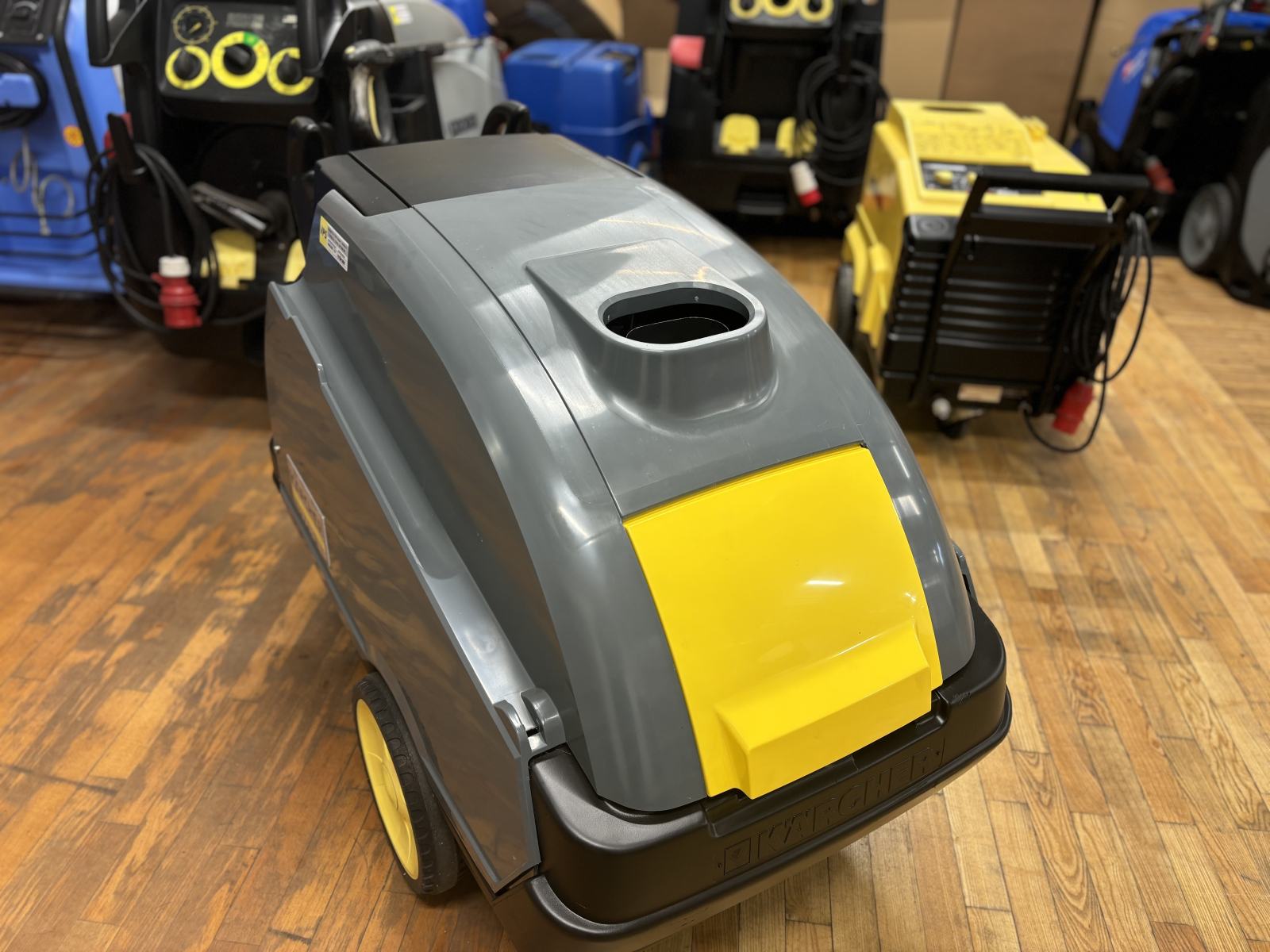 Visokotlačni čistilec KARCHER HDS 650 4M — free download