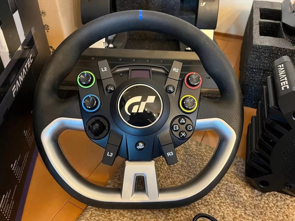 Fanatec presenta su volante oficial de Gran Turismo 7, que costará 700