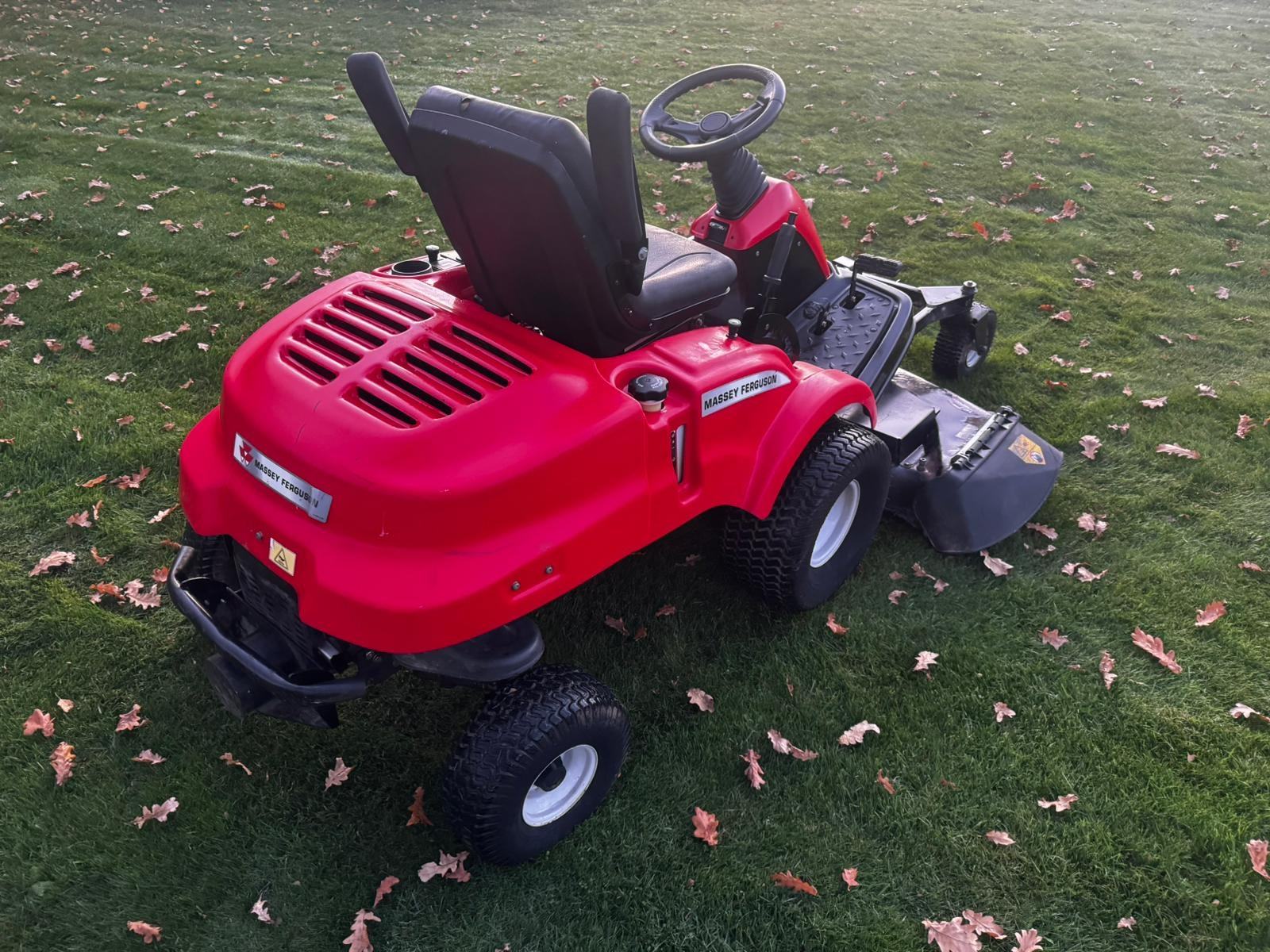 Massey Farguson Zero-turn Rider 25HP Kawasaki 2 valjni