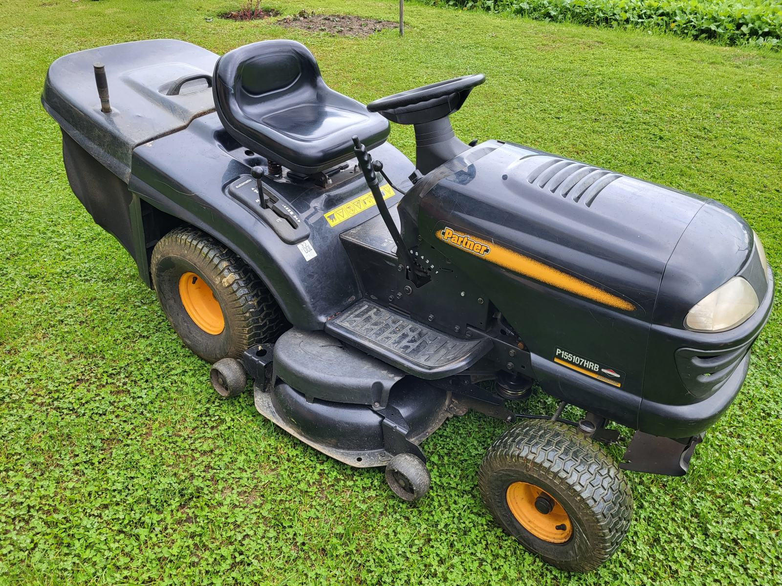 Vrtni traktor Partner P155107 HRB