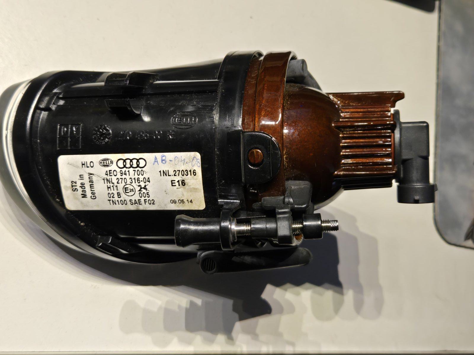 AUD A8 halogenka