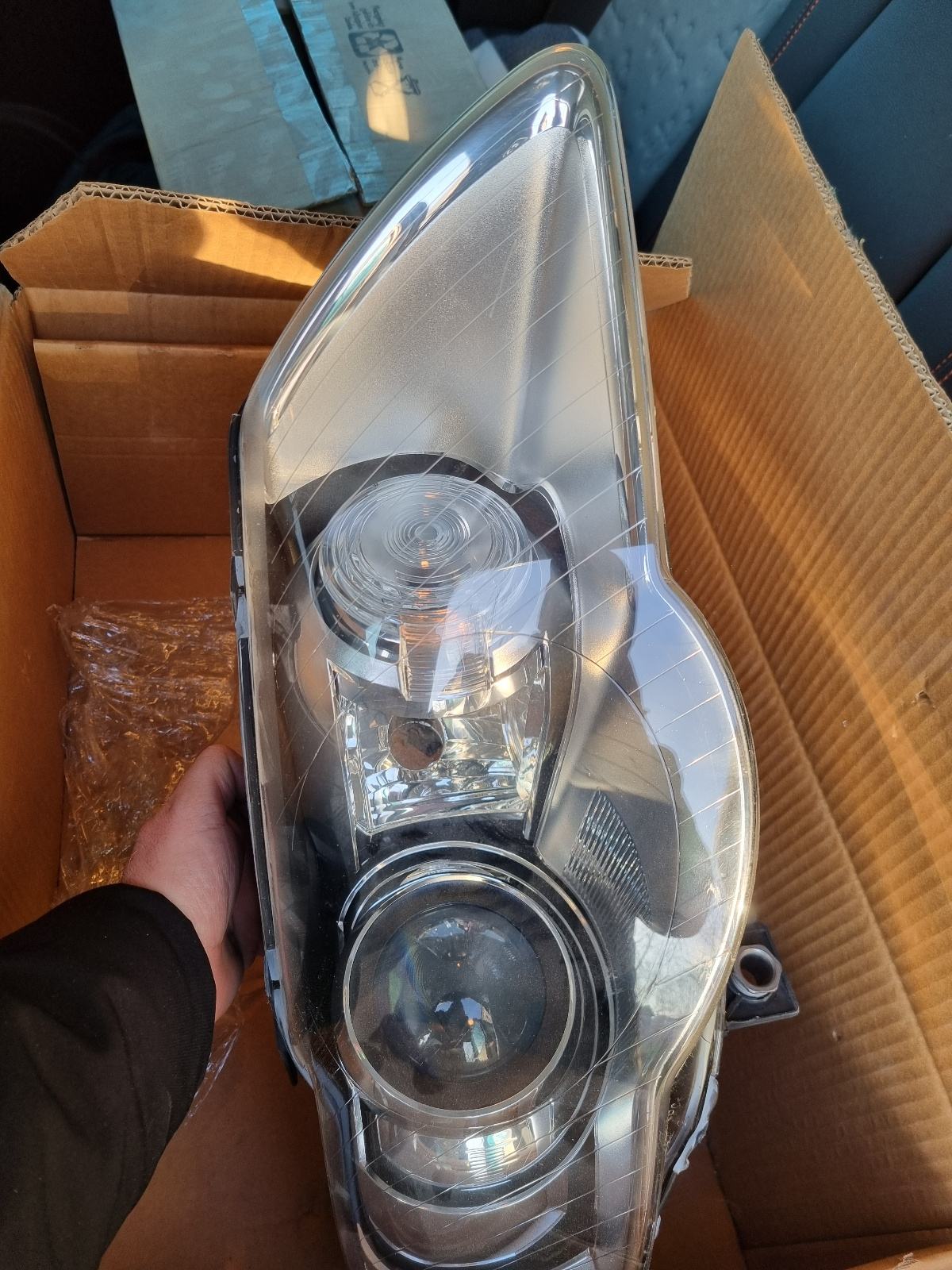 Phare Avant Droit Pour Volkswagen Passat B6 2005-2011 - Type Hella, Halogène, Avec Moteur De Réglage, Marque DEPO/Taros Trade