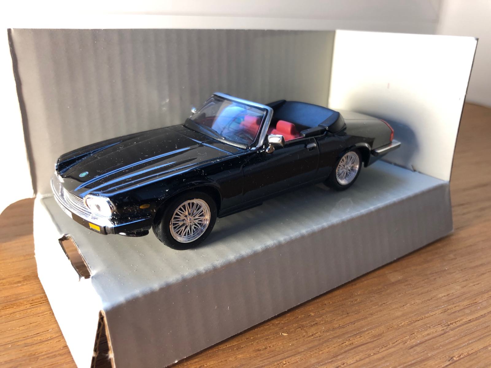 Maquette Plastique Jaguar XJS Verte - Échelle 1/43 - Modèle De Collection
