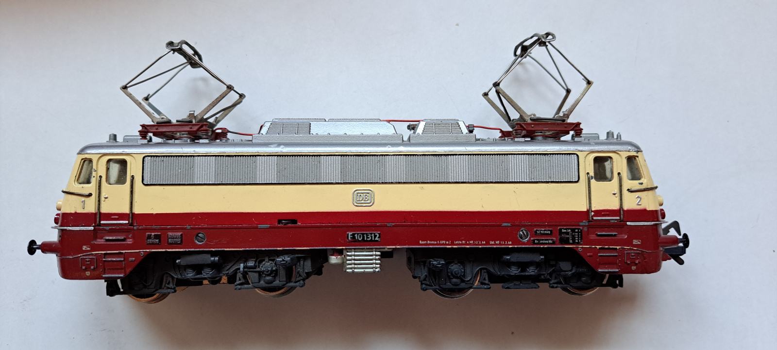 Locomotive Tracteur Fleischmann 1306 – HO 1/87 – Analogique – Rouge – Occasion